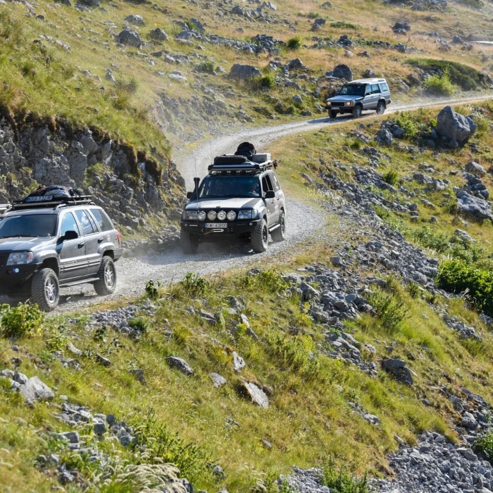 TripTrip-offroad-Czarnogóra-4x4-góry-morze-1