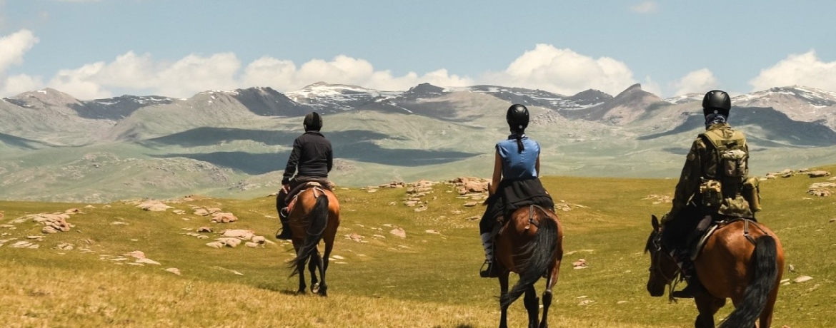 TripTrip-Kirgistan-Galopem-wyprawa-konna-1